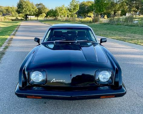 1984 Avanti Motors Avanti II Base