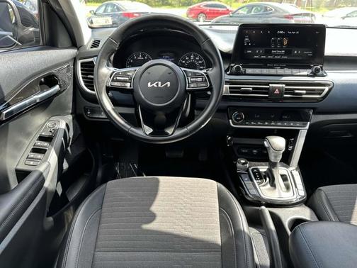 2022 Kia Seltos S