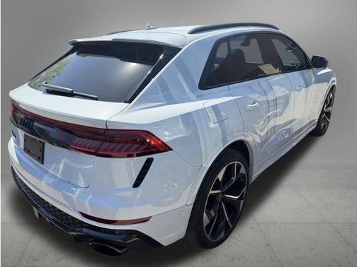 Glacier White Metallic 2024 Audi RS Q8 4.0T quattro