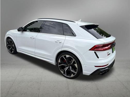 Glacier White Metallic 2024 Audi RS Q8 4.0T quattro