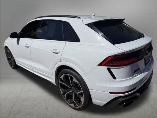 Glacier White Metallic 2024 Audi RS Q8 4.0T quattro