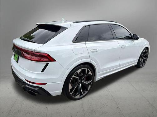 Glacier White Metallic 2024 Audi RS Q8 4.0T quattro
