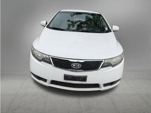 Clear White 2011 Kia Forte LX