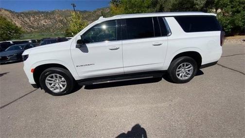 2023 Chevrolet Suburban LT