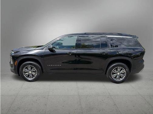 Mosaic Black Metallic 2025 Chevrolet Traverse LT