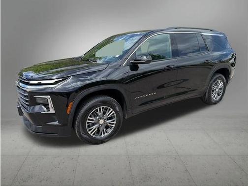 Mosaic Black Metallic 2025 Chevrolet Traverse LT