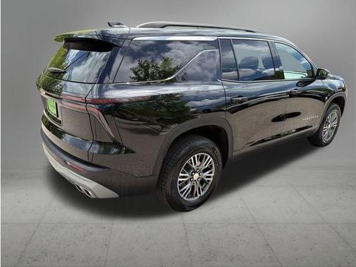 Mosaic Black Metallic 2025 Chevrolet Traverse LT