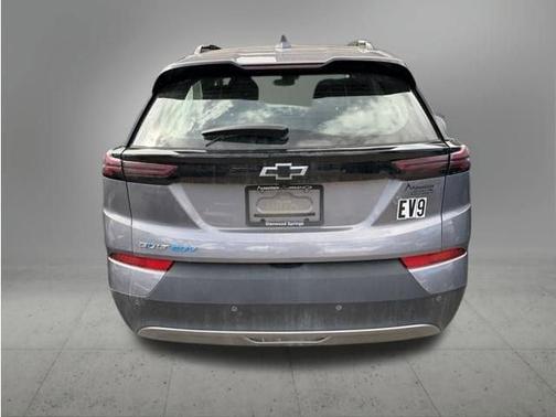 Gray Ghost Metallic 2023 Chevrolet Bolt EUV LT