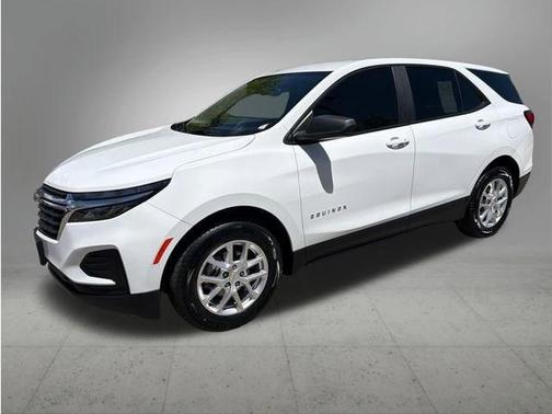 Summit White 2022 Chevrolet Equinox LS