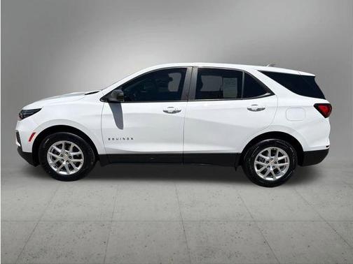 Summit White 2022 Chevrolet Equinox LS