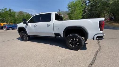 2024 GMC Sierra 2500 AT4