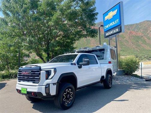 2024 GMC Sierra 2500 AT4