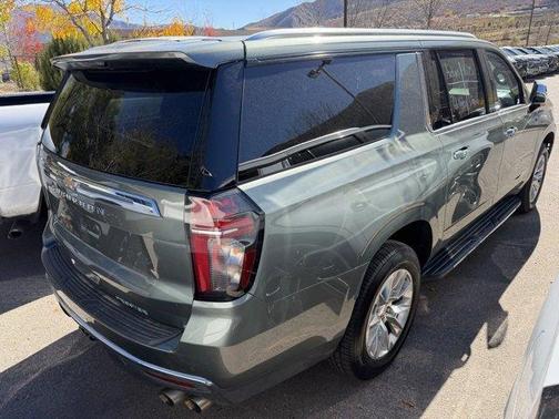 2023 Chevrolet Suburban Premier