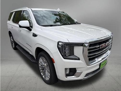 White Frost Tri-Coat 2023 GMC Yukon SLT