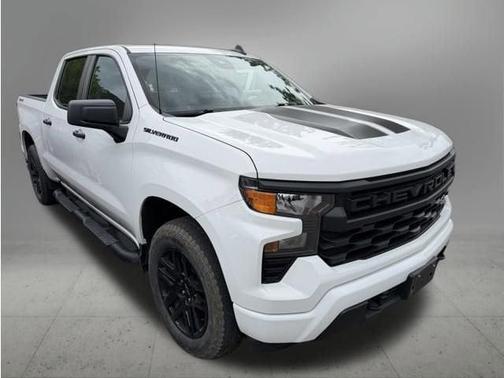 Summit White 2024 Chevrolet Silverado 1500 Custom