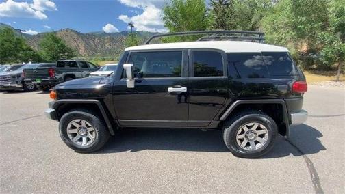 2014 Toyota FJ Cruiser Base