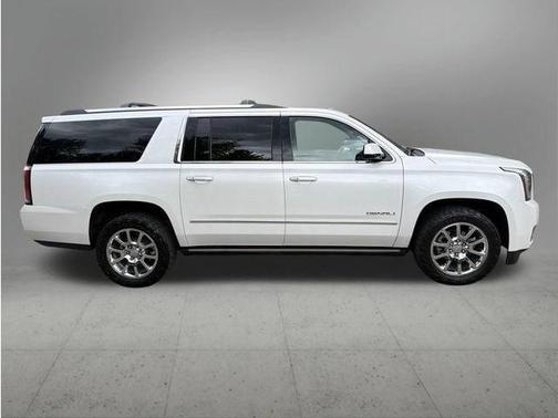 White Frost Tri-Coat 2017 GMC Yukon XL Denali