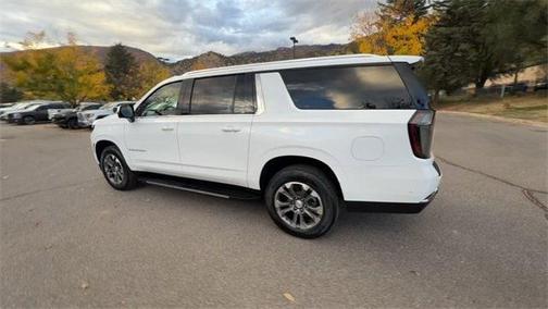 2025 Chevrolet Suburban LT