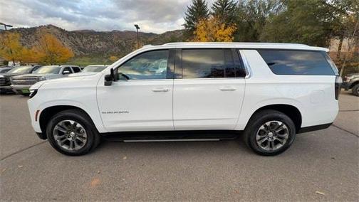 2025 Chevrolet Suburban LT