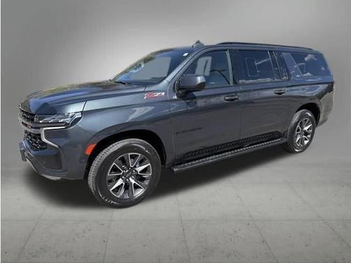 Evergreen Gray Metallic 2022 Chevrolet Suburban Z71