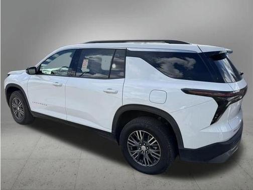 Summit White 2025 Chevrolet Traverse LT