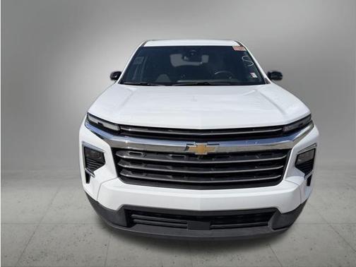 Summit White 2025 Chevrolet Traverse LT