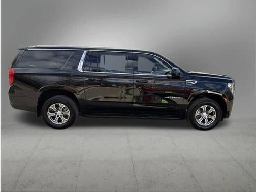 2023 GMC Yukon XL SLE