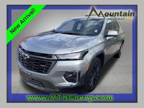 Sterling Gray Metallic 2023 Chevrolet Traverse RS