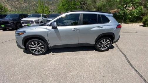 2022 Toyota Corolla Cross XLE