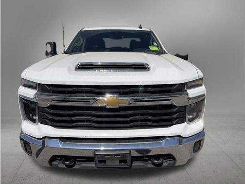 Summit White 2025 Chevrolet Silverado 2500 LT