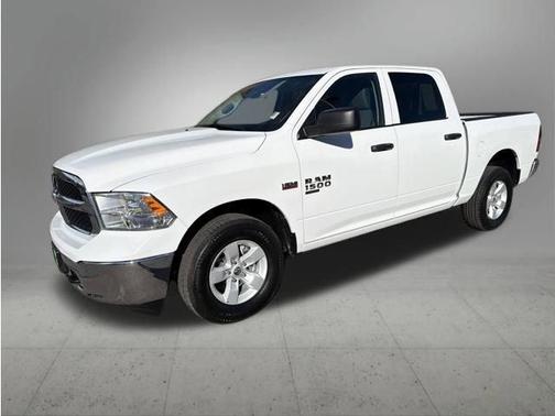 Bright White Clearcoat 2022 RAM 1500 Classic SLT