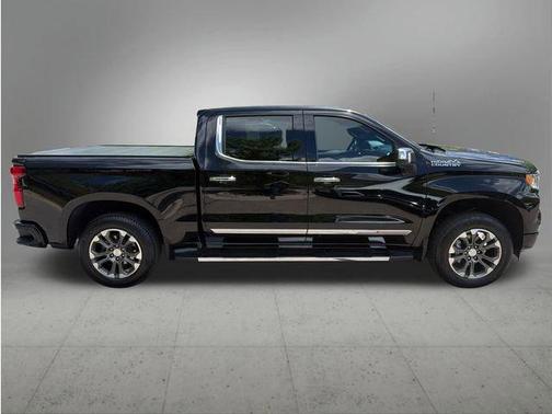 Black 2022 Chevrolet Silverado 1500 High Country