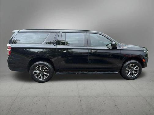 Black 2022 Chevrolet Suburban Z71