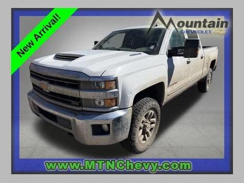 Summit White 2018 Chevrolet Silverado 2500 LT Truck