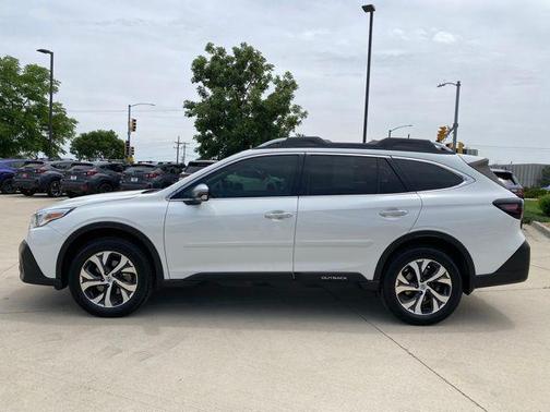 Crystal White Pearl 2020 Subaru Outback Touring XT
