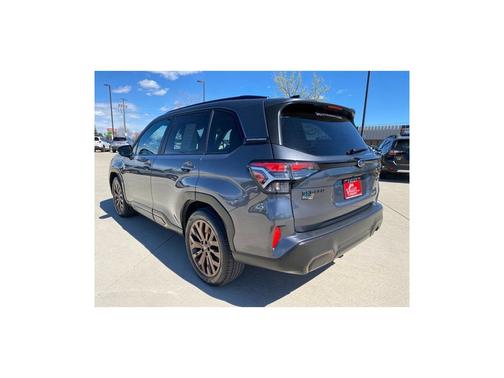 Magnetite Gray Metallic 2025 Subaru Forester Sport