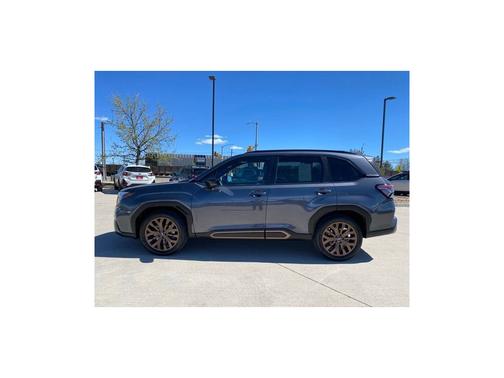 Magnetite Gray Metallic 2025 Subaru Forester Sport