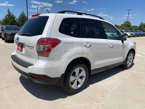 Satin White Pearl 2015 Subaru Forester 2.5i Premium