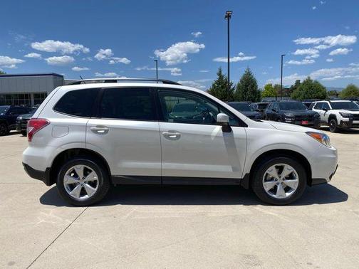 Satin White Pearl 2015 Subaru Forester 2.5i Premium