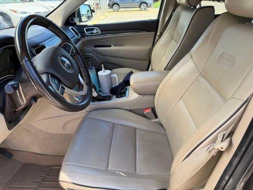 Granite Crystal Metallic Clearcoat 2020 Jeep Grand Cherokee Overland