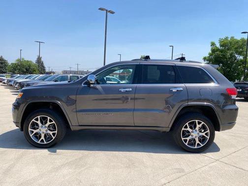 Granite Crystal Metallic Clearcoat 2020 Jeep Grand Cherokee Overland