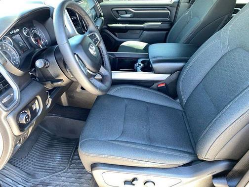 Delmonico Red Pearlcoat 2025 RAM 1500 Big Horn/Lone Star