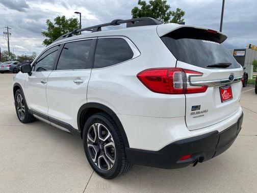 Crystal White Pearl 2023 Subaru Ascent Touring 7-Passenger