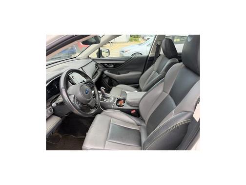 Crystal White Pearl 2024 Subaru Outback Onyx Edition