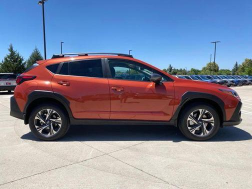 Sun Blaze Pearl 2024 Subaru Crosstrek Premium
