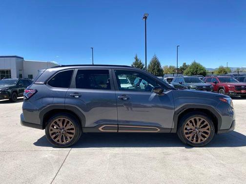 Magnetite Gray Metallic 2025 Subaru Forester Sport