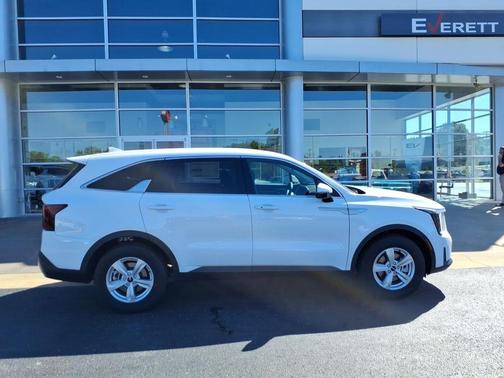 Glacial White Pearl 2026 Kia Sorento LX