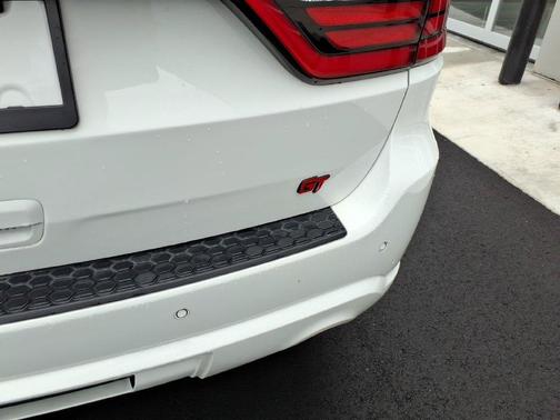 White Knuckle Clearcoat 2024 Dodge Durango GT