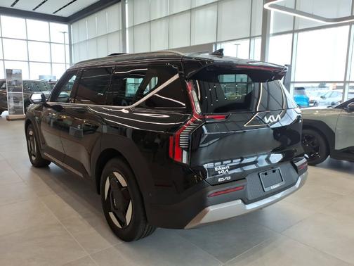 Ebony Black 2026 Kia EV9 Wind