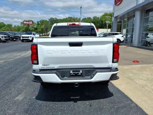 Summit White 2024 Chevrolet Colorado LT